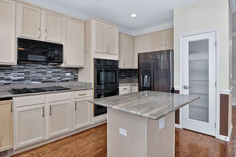 Tiny photo for 1108 Oxford Court, Oakbrook Terrace, IL 60181 (MLS # 12598232)