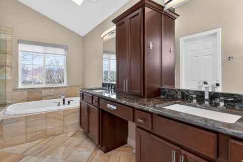 Tiny photo for 1108 Oxford Court, Oakbrook Terrace, IL 60181 (MLS # 12598232)