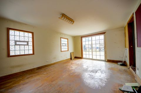 Tiny photo for 7333 W Foster Avenue, Harwood Heights, IL 60706 (MLS # 12586131)