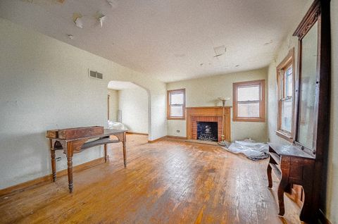 Tiny photo for 7333 W Foster Avenue, Harwood Heights, IL 60706 (MLS # 12586131)