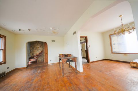 Tiny photo for 7333 W Foster Avenue, Harwood Heights, IL 60706 (MLS # 12586131)