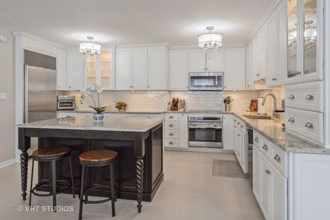 Tiny photo for 850 N Dewitt Place #18A, Chicago, IL 60611 (MLS # 12496114)