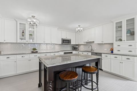 Tiny photo for 850 N Dewitt Place #18A, Chicago, IL 60611 (MLS # 12496114)