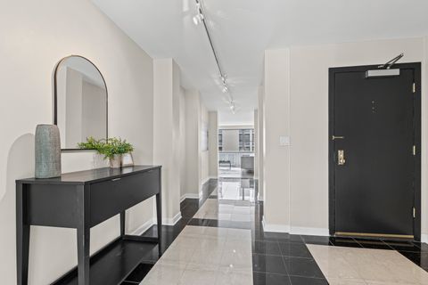 Tiny photo for 850 N Dewitt Place #18A, Chicago, IL 60611 (MLS # 12496114)