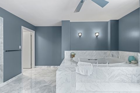 Tiny photo for 850 N Dewitt Place #18A, Chicago, IL 60611 (MLS # 12496114)