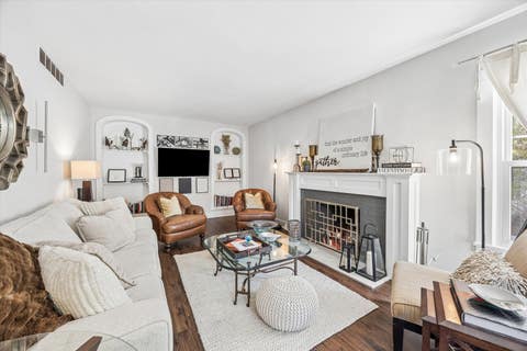 Tiny photo for 223 Southcote Road, Riverside, IL 60546 (MLS # 12643208)