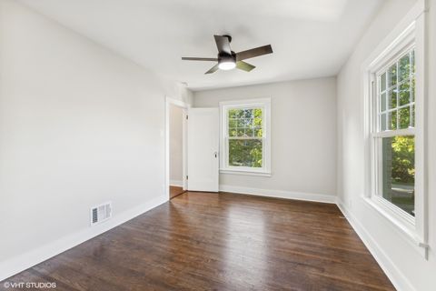 Tiny photo for 223 Southcote Road, Riverside, IL 60546 (MLS # 12643208)