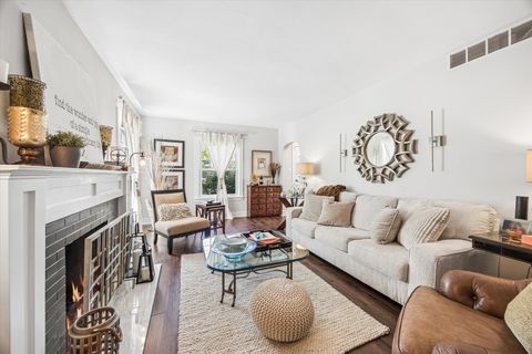 Tiny photo for 223 Southcote Road, Riverside, IL 60546 (MLS # 12643208)