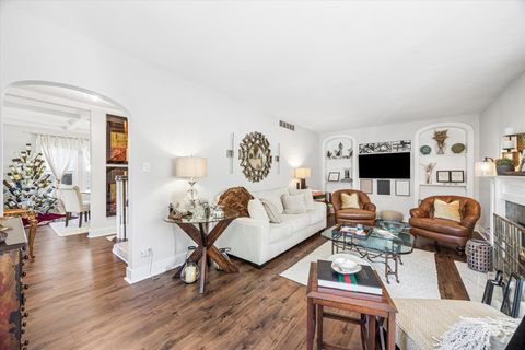 Tiny photo for 223 Southcote Road, Riverside, IL 60546 (MLS # 12643208)