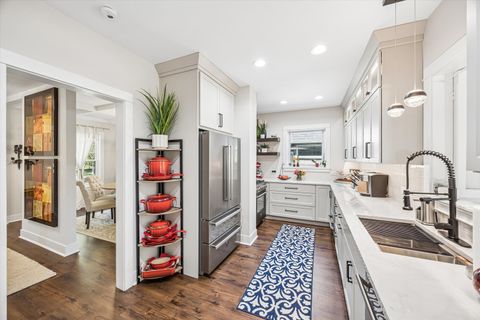 Tiny photo for 223 Southcote Road, Riverside, IL 60546 (MLS # 12643208)