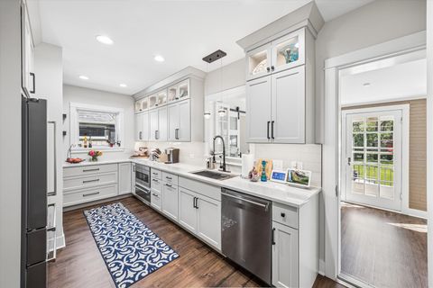 Tiny photo for 223 Southcote Road, Riverside, IL 60546 (MLS # 12643208)