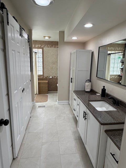 Tiny photo for 17245 County Line Road, Plainfield, IL 60586 (MLS # 12654860)