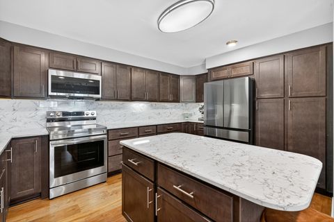 Tiny photo for 13200 W Heiden Circle #2411, Lake Bluff, IL 60044 (MLS # 12453099)