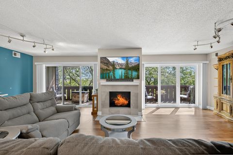 Tiny photo for 13200 W Heiden Circle #2411, Lake Bluff, IL 60044 (MLS # 12453099)