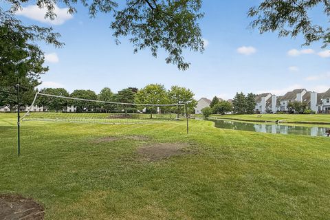 Tiny photo for 13200 W Heiden Circle #2411, Lake Bluff, IL 60044 (MLS # 12453099)
