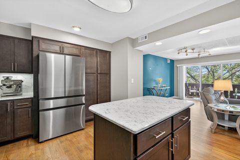 Tiny photo for 13200 W Heiden Circle #2411, Lake Bluff, IL 60044 (MLS # 12453099)