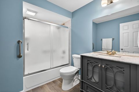 Tiny photo for 13200 W Heiden Circle #2411, Lake Bluff, IL 60044 (MLS # 12453099)