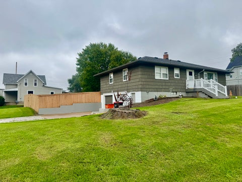 Tiny photo for 401 SE 4th Street, Aledo, IL 61231 (MLS # 12769812)