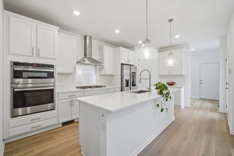 Tiny photo for 331 Didier Court, Buffalo Grove, IL 60089 (MLS # 12650541)