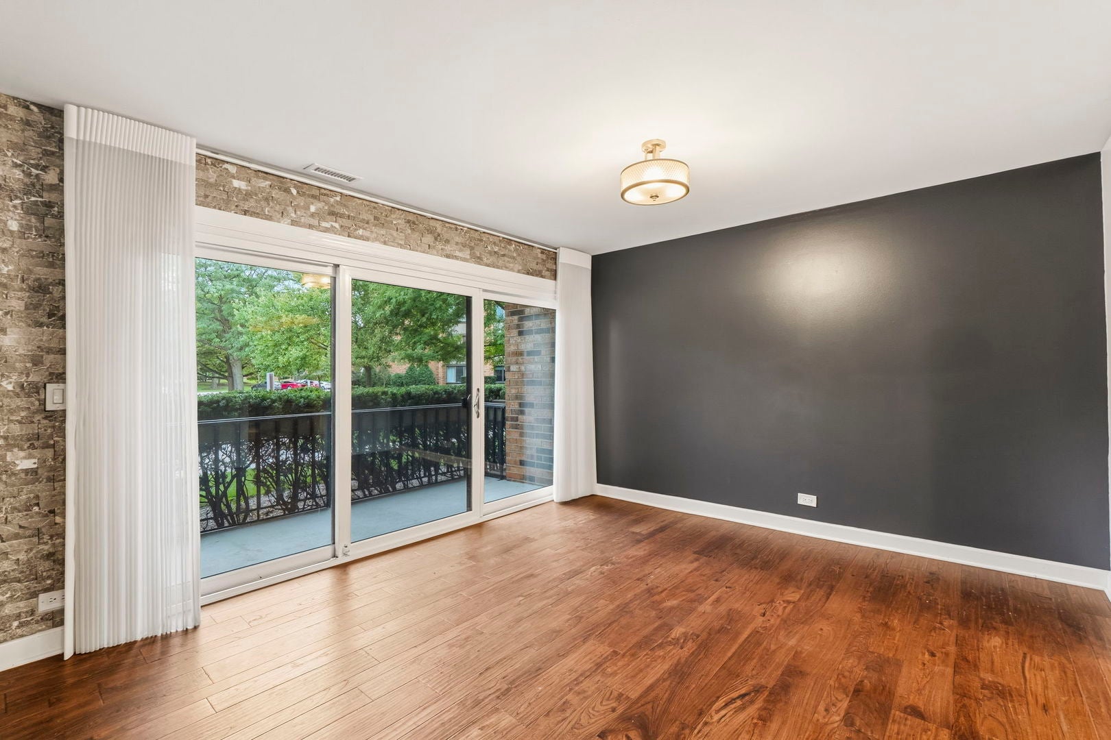 101 Lake Hinsdale Drive 108
