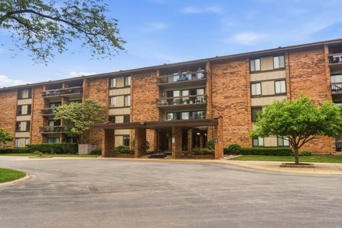 Tiny photo for 101 Lake Hinsdale Drive #108, Willowbrook, IL 60527 (MLS # 12771650)
