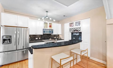 Tiny photo for 1430 N La Salle Drive #F1, Chicago, IL 60610 (MLS # 12499354)