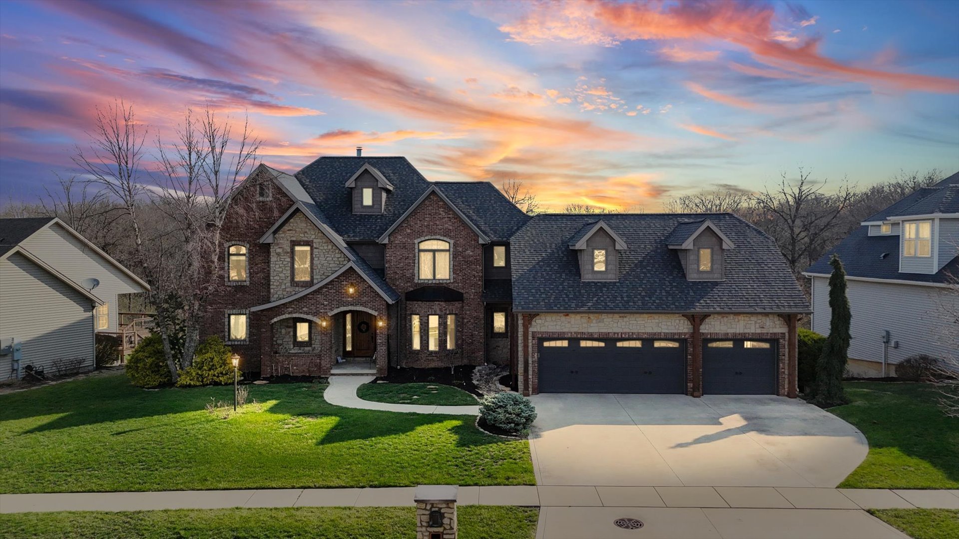 Mahomet, Illinois, 61853, United States, 5 Bedrooms Bedrooms, ,5 BathroomsBathrooms,Residential,Active,2033419