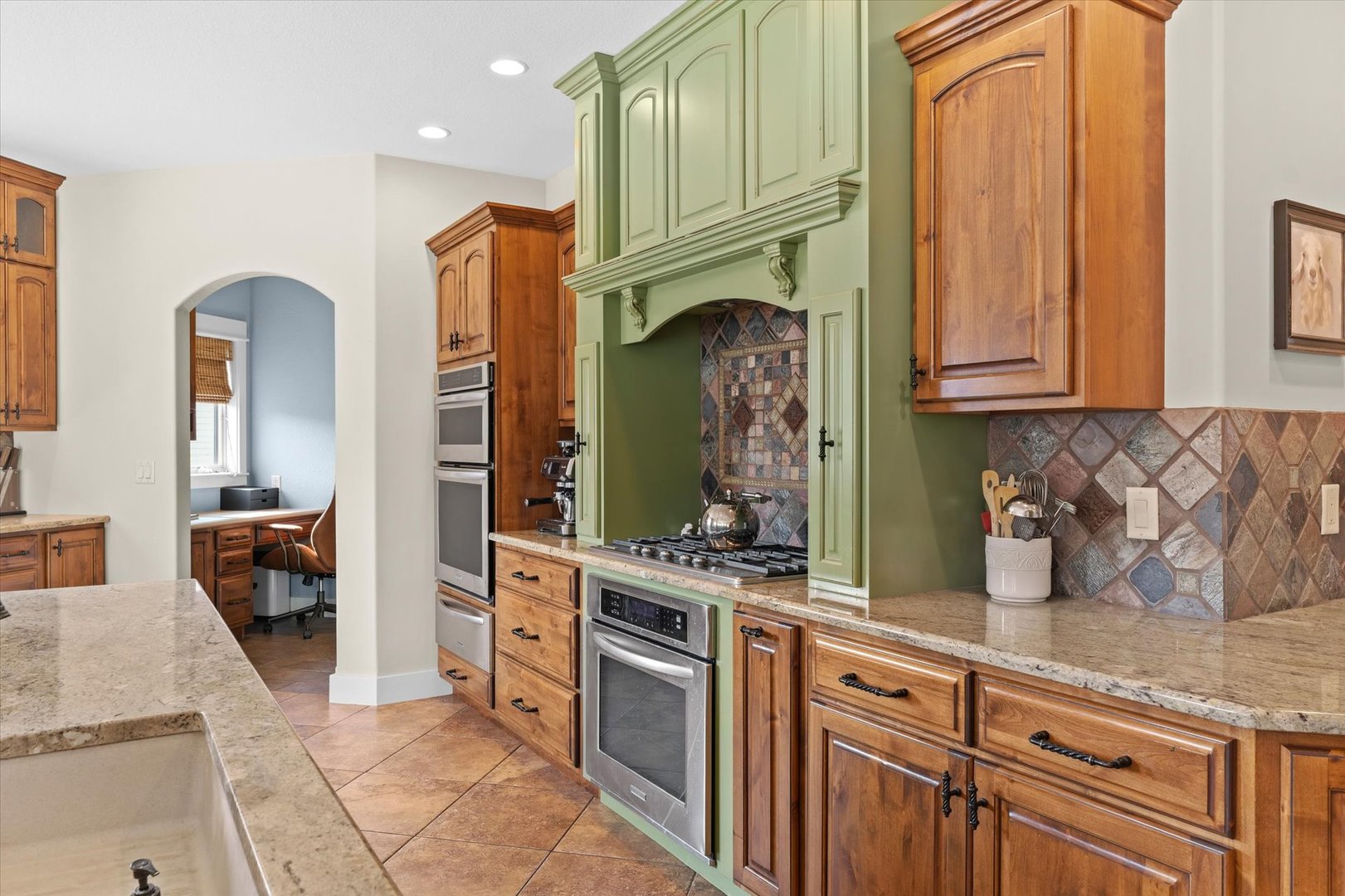 Mahomet, Illinois, 61853, United States, 5 Bedrooms Bedrooms, ,5 BathroomsBathrooms,Residential,Active,2033419