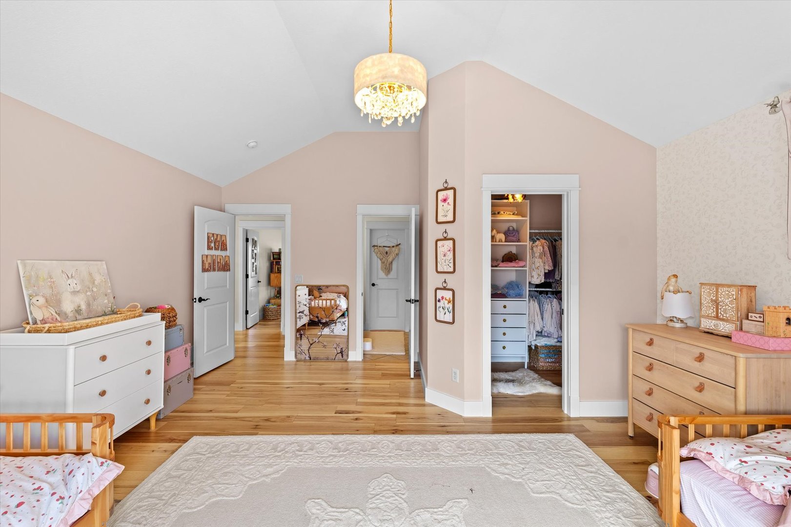 Mahomet, Illinois, 61853, United States, 5 Bedrooms Bedrooms, ,5 BathroomsBathrooms,Residential,Active,2033419