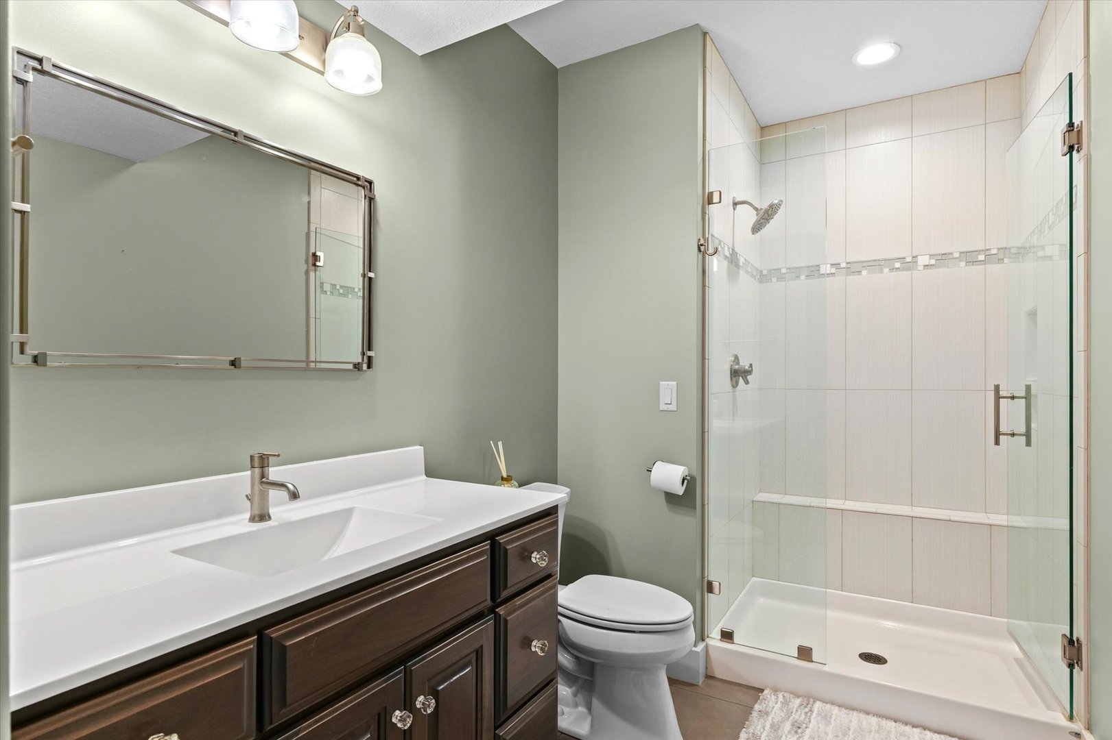 Mahomet, Illinois, 61853, United States, 5 Bedrooms Bedrooms, ,5 BathroomsBathrooms,Residential,Active,2033419