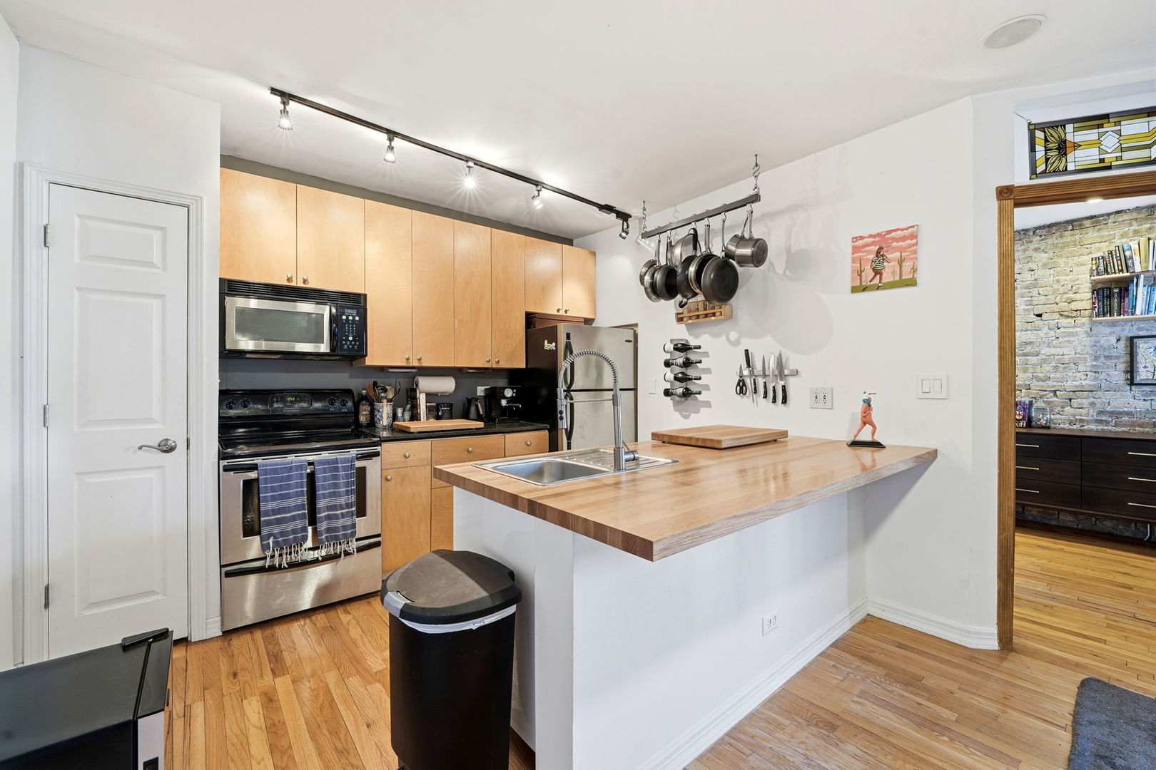 1413 W Farwell Avenue D3