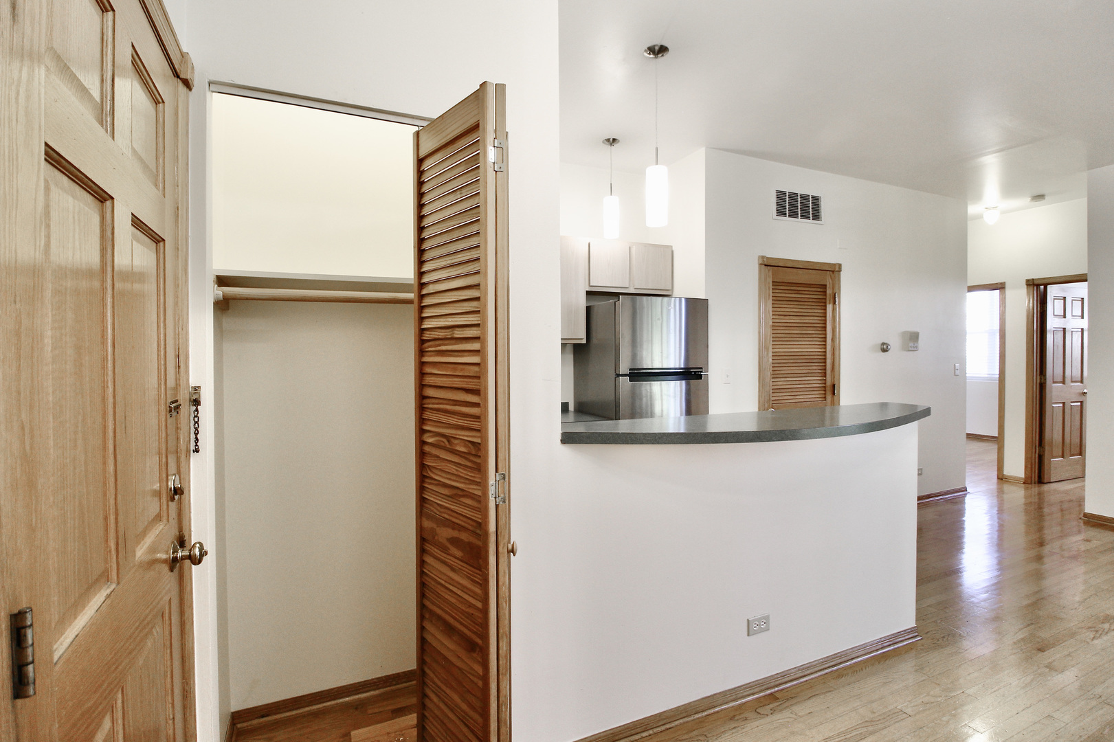 1645 N CLYBOURN Avenue 2R