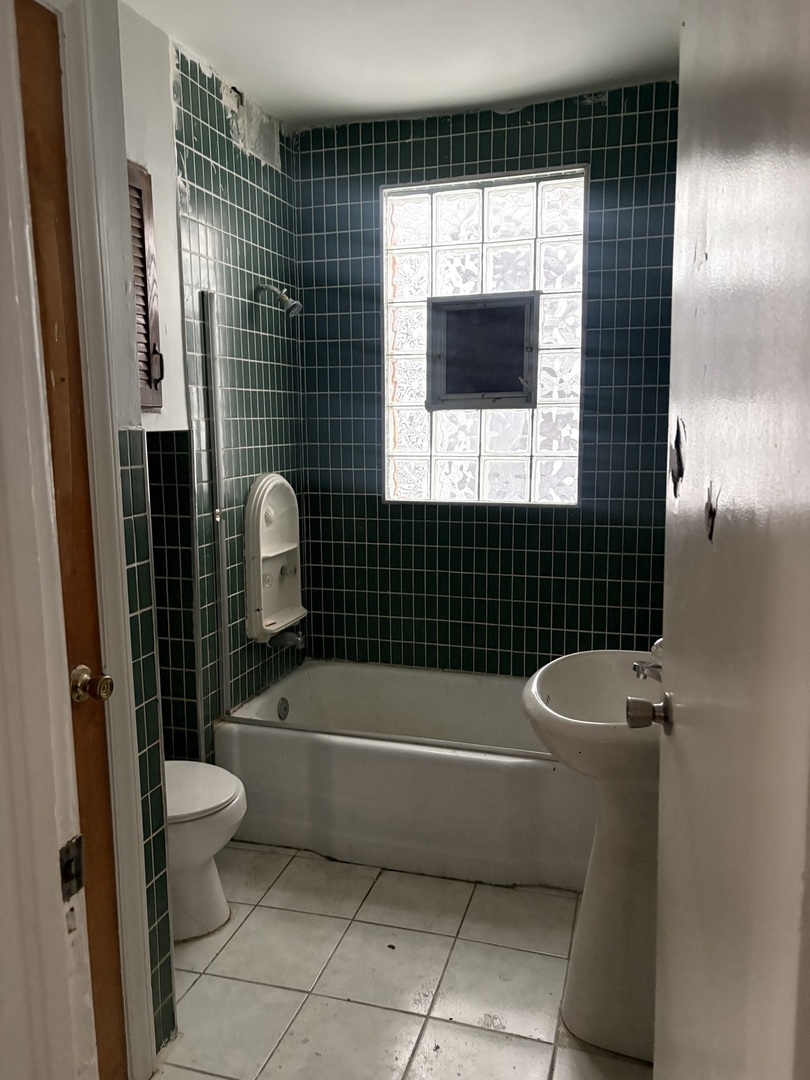 3451 N Kedzie Avenue