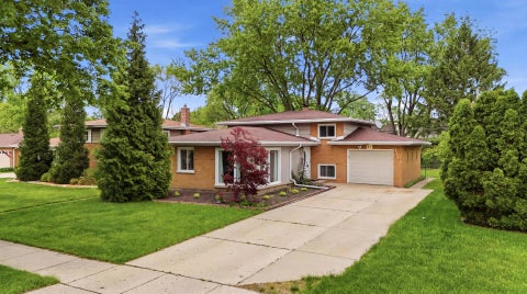 Tiny photo for 5 S Waterman Avenue, Arlington Heights, IL 60004 (MLS # 12679461)