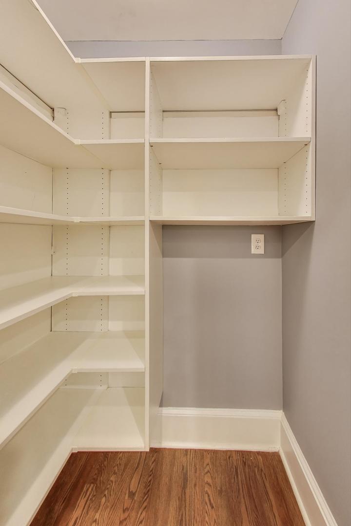 5100 S Hyde Park Boulevard 1B