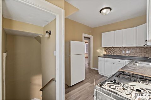 Tiny photo for 2111 MISSISSIPPI Avenue, Davenport, IA 52803 (MLS # QC4270109)