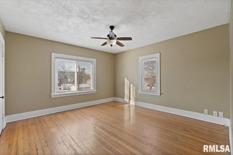 Tiny photo for 2111 MISSISSIPPI Avenue, Davenport, IA 52803 (MLS # QC4270109)