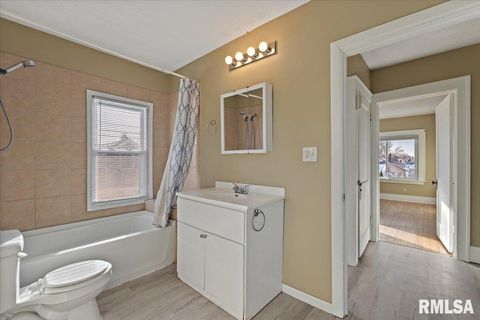 Tiny photo for 2111 MISSISSIPPI Avenue, Davenport, IA 52803 (MLS # QC4270109)