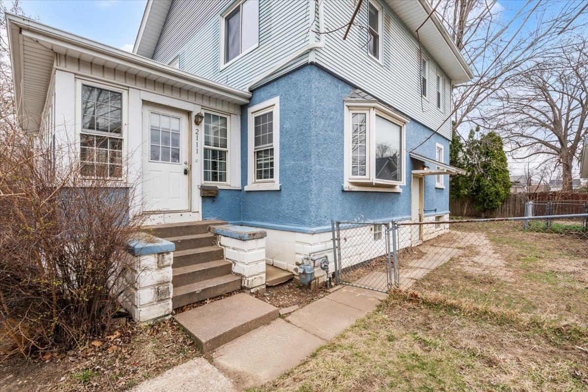 2111 MISSISSIPPI Avenue