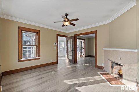 Tiny photo for 2111 MISSISSIPPI Avenue, Davenport, IA 52803 (MLS # QC4270109)