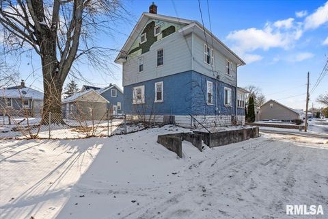 Tiny photo for 2111 MISSISSIPPI Avenue, Davenport, IA 52803 (MLS # QC4270109)