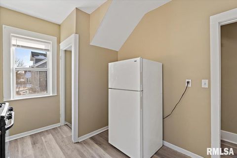 Tiny photo for 2111 MISSISSIPPI Avenue, Davenport, IA 52803 (MLS # QC4270109)