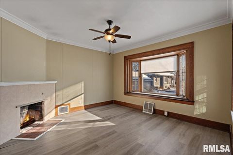 Tiny photo for 2111 MISSISSIPPI Avenue, Davenport, IA 52803 (MLS # QC4270109)