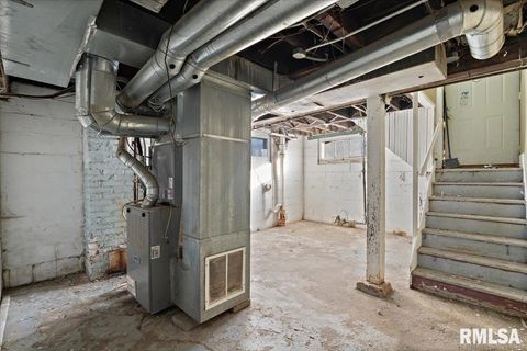 Tiny photo for 2111 MISSISSIPPI Avenue, Davenport, IA 52803 (MLS # QC4270109)