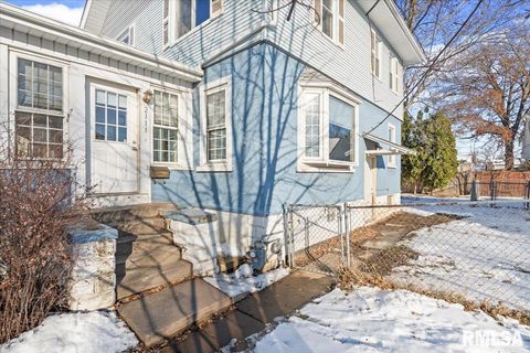 Tiny photo for 2111 MISSISSIPPI Avenue, Davenport, IA 52803 (MLS # QC4270109)