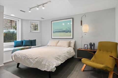 Tiny photo for 159 W Burton Place #G, Chicago, IL 60610 (MLS # 12534623)