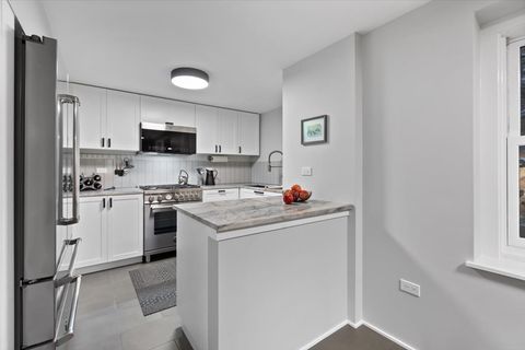 Tiny photo for 159 W Burton Place #G, Chicago, IL 60610 (MLS # 12534623)