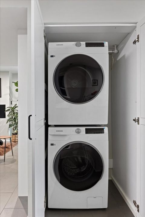 Tiny photo for 159 W Burton Place #G, Chicago, IL 60610 (MLS # 12534623)