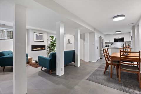 Tiny photo for 159 W Burton Place #G, Chicago, IL 60610 (MLS # 12534623)