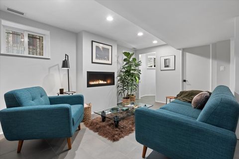 Tiny photo for 159 W Burton Place #G, Chicago, IL 60610 (MLS # 12534623)